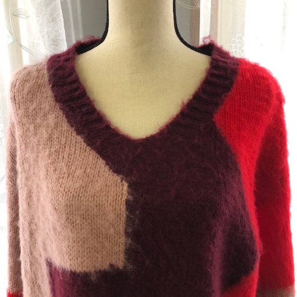 Molly bracken color  block red sweater SZ M/L NWT - Picture 9 of 10